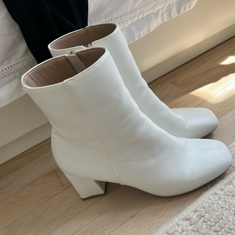 White booties - Picture 2 of 5